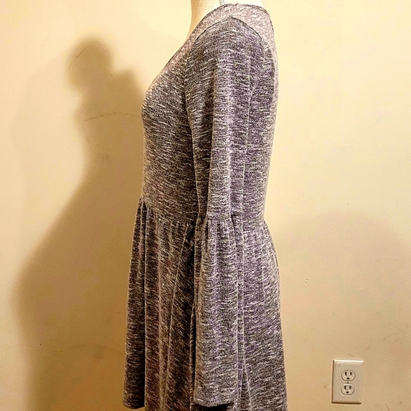 Lovely LDLA Flowy Bell Sleeve Gray  Dress - Picture 4 of 9